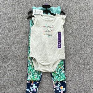 4 Piece Carter Set - 2 Onsies and 2 Pairs of Pants -24 Mo